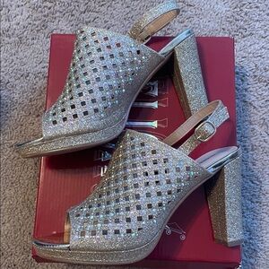 🟡 Delicacy Elegant Champagne Heels for Women (size 8.5)